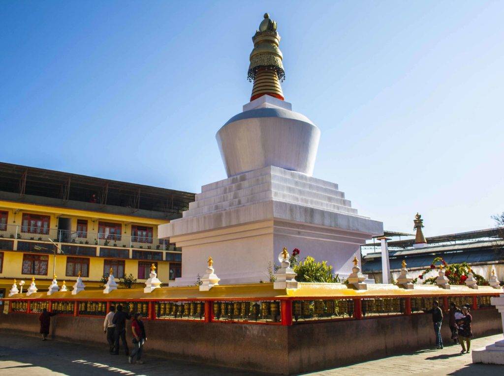 Do drul Chorten at Gangtok under a clear bright sky