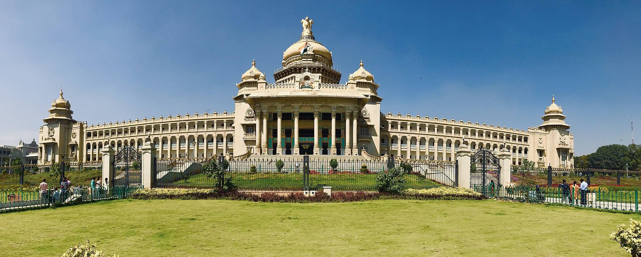 Bangalore Travel Guide: Places to See, Weather, Activity | IndiaTravelPage
